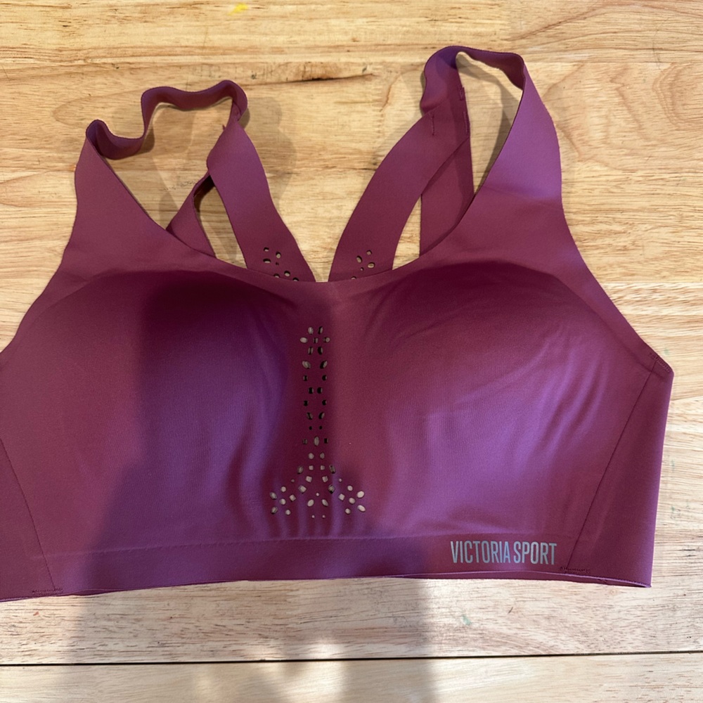 Victoria Sport Seamless Padded Sports Bra - Plum